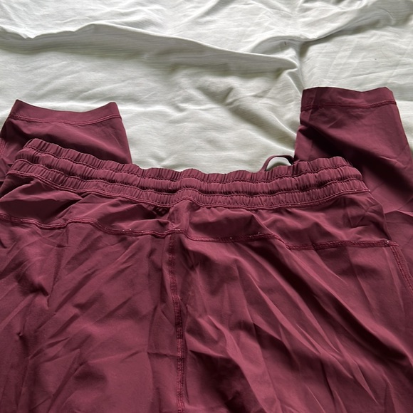 Lululemon light weight pant - Picture 3 of 5